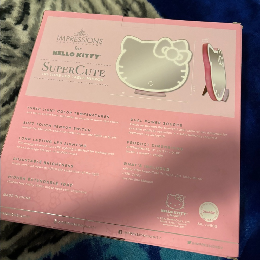 Impressions hello kitty LED mirror